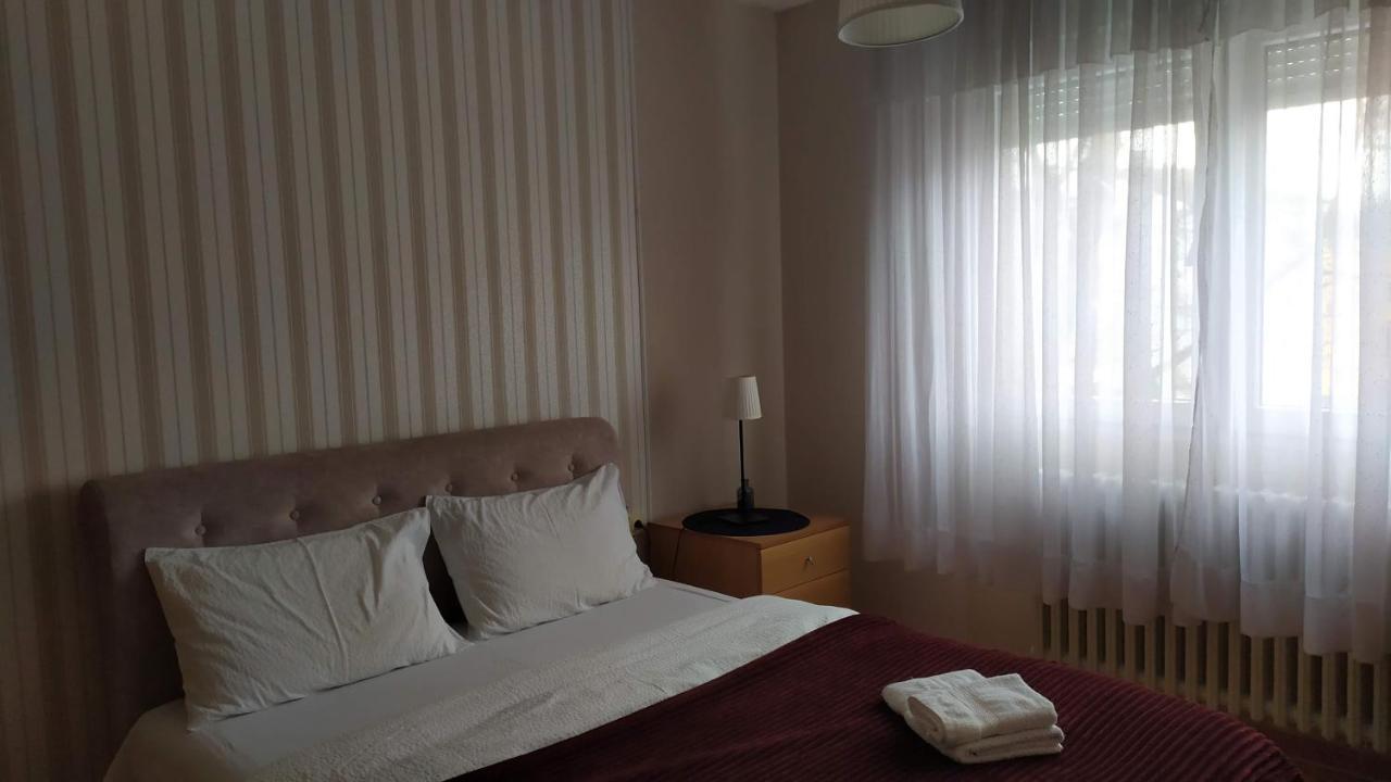 Community Park Apartment Ni Eksteriør billede