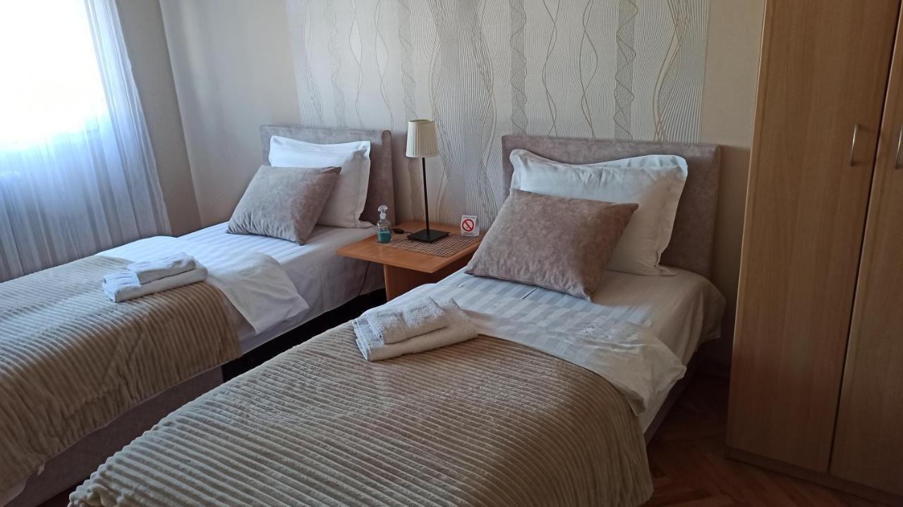 Community Park Apartment Ni Eksteriør billede