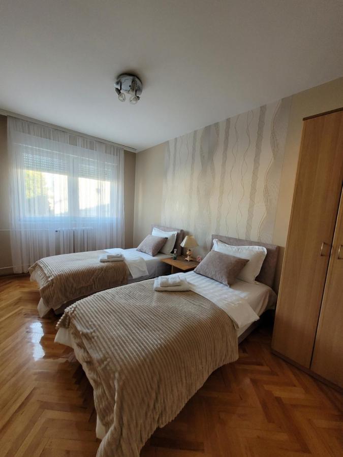 Community Park Apartment Ni Eksteriør billede