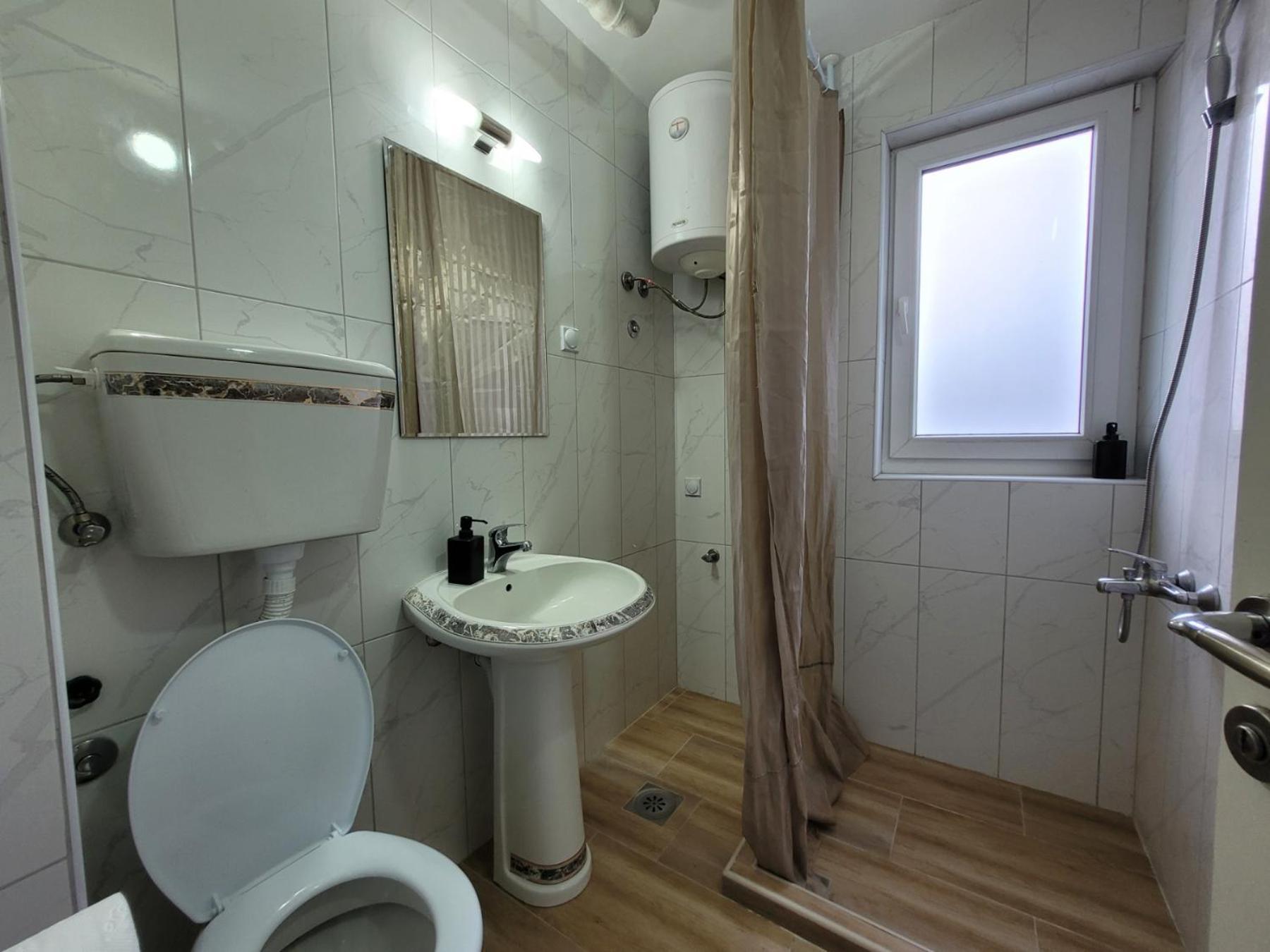 Community Park Apartment Ni Eksteriør billede